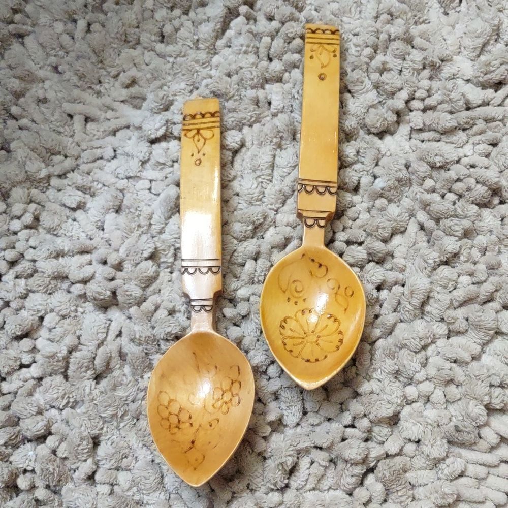 Vintage set of‎ 2 Collectible Russian Wood Hand carved Spoons Flower Design